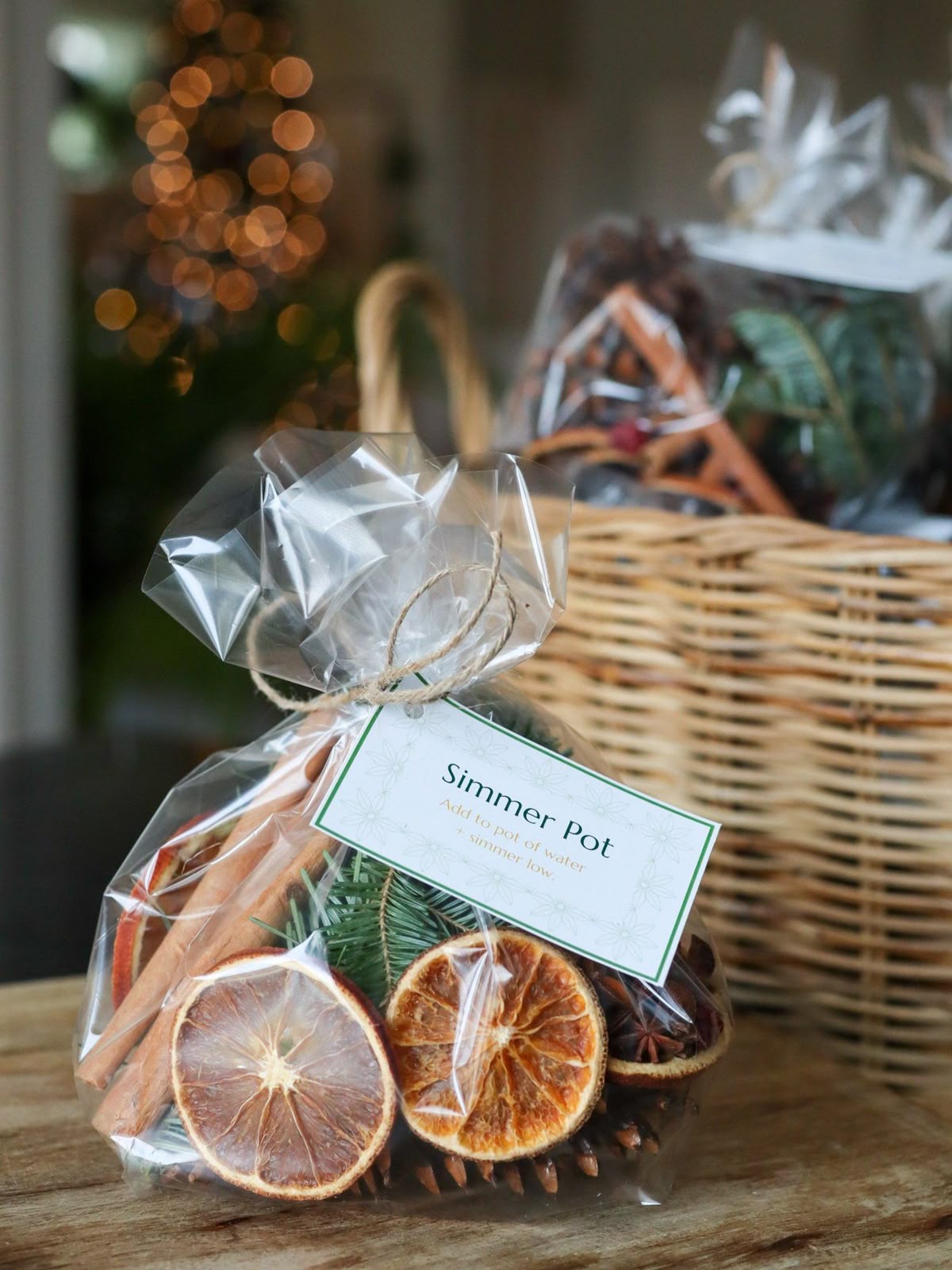 DIY αρωματικά χώρου με άρωμα Χριστουγέννων