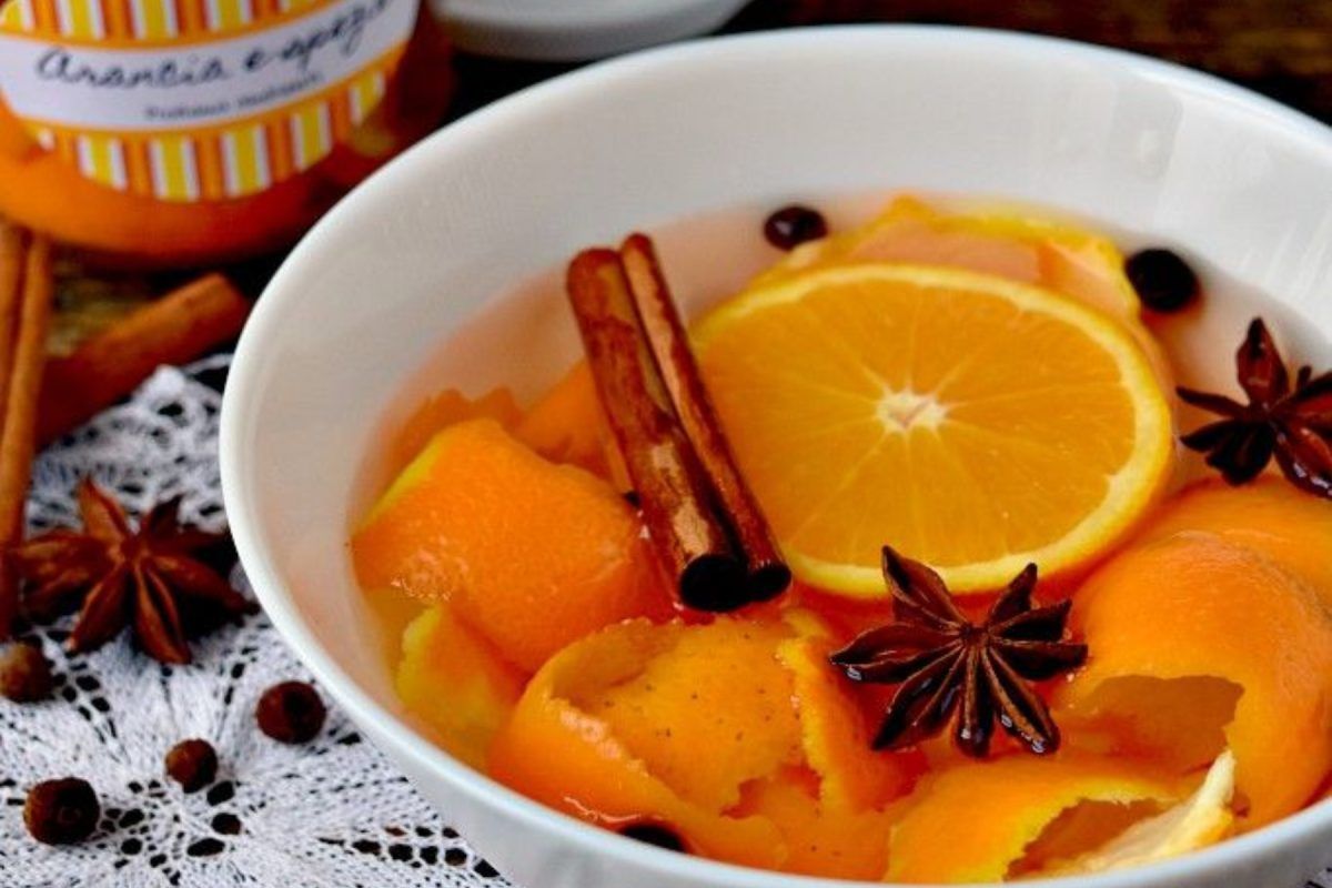 DIY αρωματικά χώρου με άρωμα Χριστουγέννων