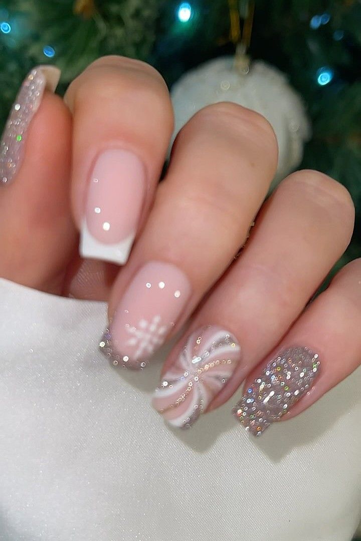 γαλλικό μανικιούρ-με-γκλίτερ-και-σχέδια- γαλλικό μανικιούρ-με-γκλίτερ-και-σχέδια-