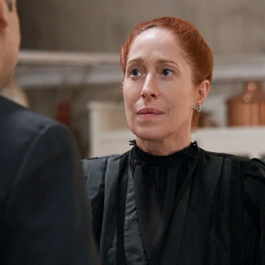 Grand Hotel: H Αγγελα διώχνει με τις κλωτσιές την Ελένη από το ξενοδοχείο