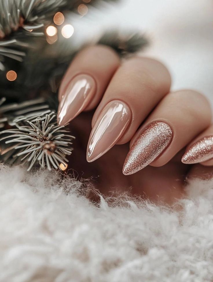nude-νύχια-με-γκλίτερ-για-τα-Χριστούγεννα-ιδέες-