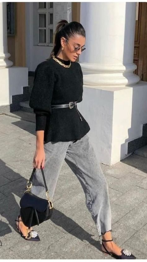 Peplum πουλόβερ: Ιδέες για μοντέρνο ντύσιμο από το γραφείο μέχρι τη βόλτα