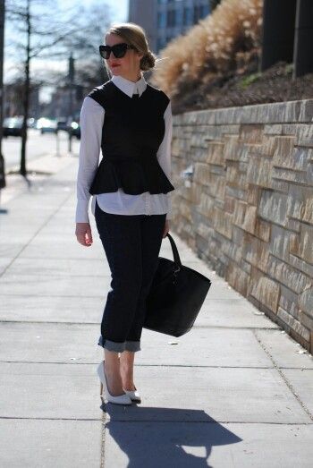 Peplum πουλόβερ: Ιδέες για μοντέρνο ντύσιμο από το γραφείο μέχρι τη βόλτα