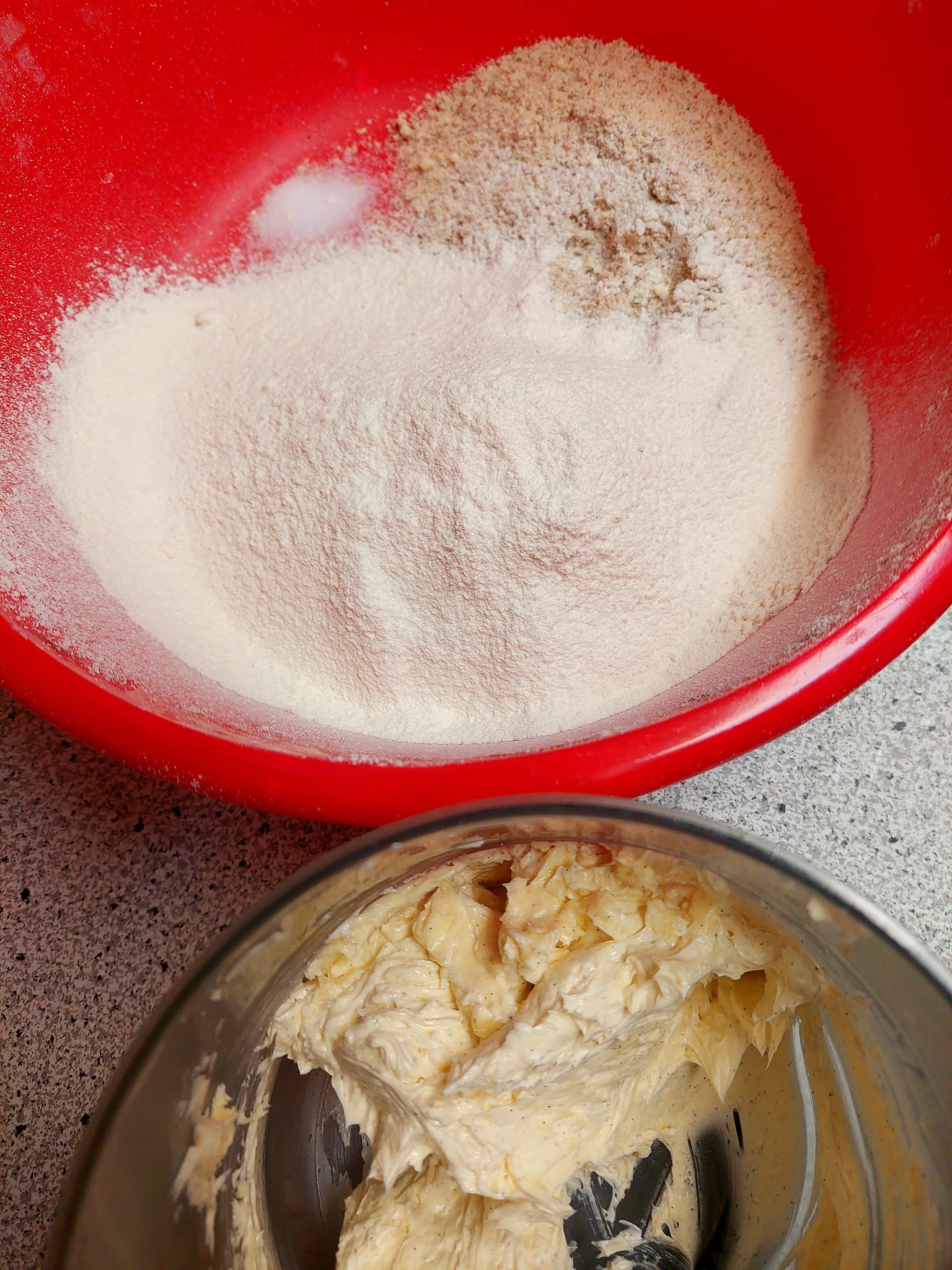 ζύμη-για-κουραμπιέδες-υλικά- ζύμη-για-κουραμπιέδες-υλικά-