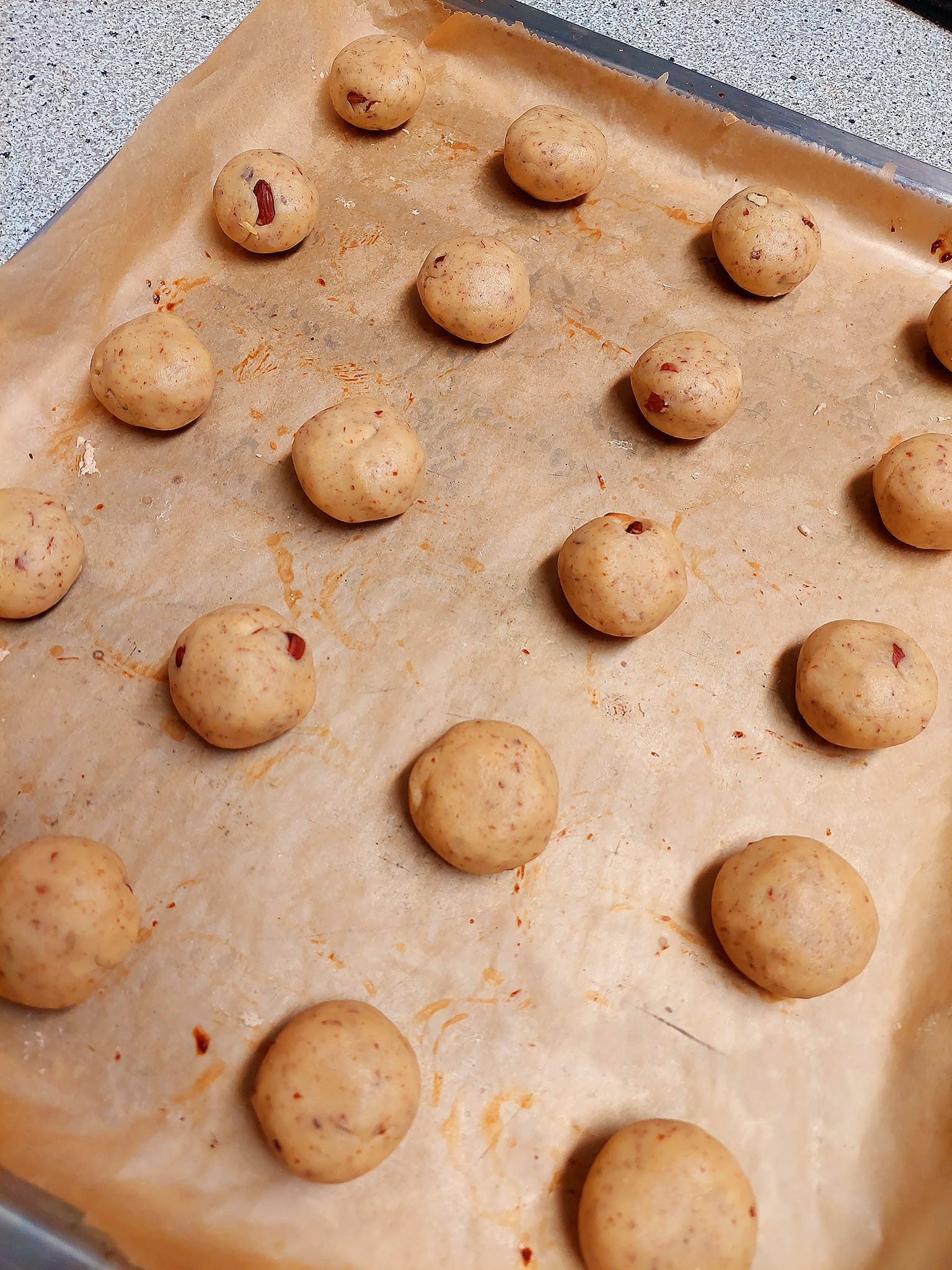 κουραμπιέδες-σε-λαδόκολλα- κουραμπιέδες-σε-λαδόκολλα-