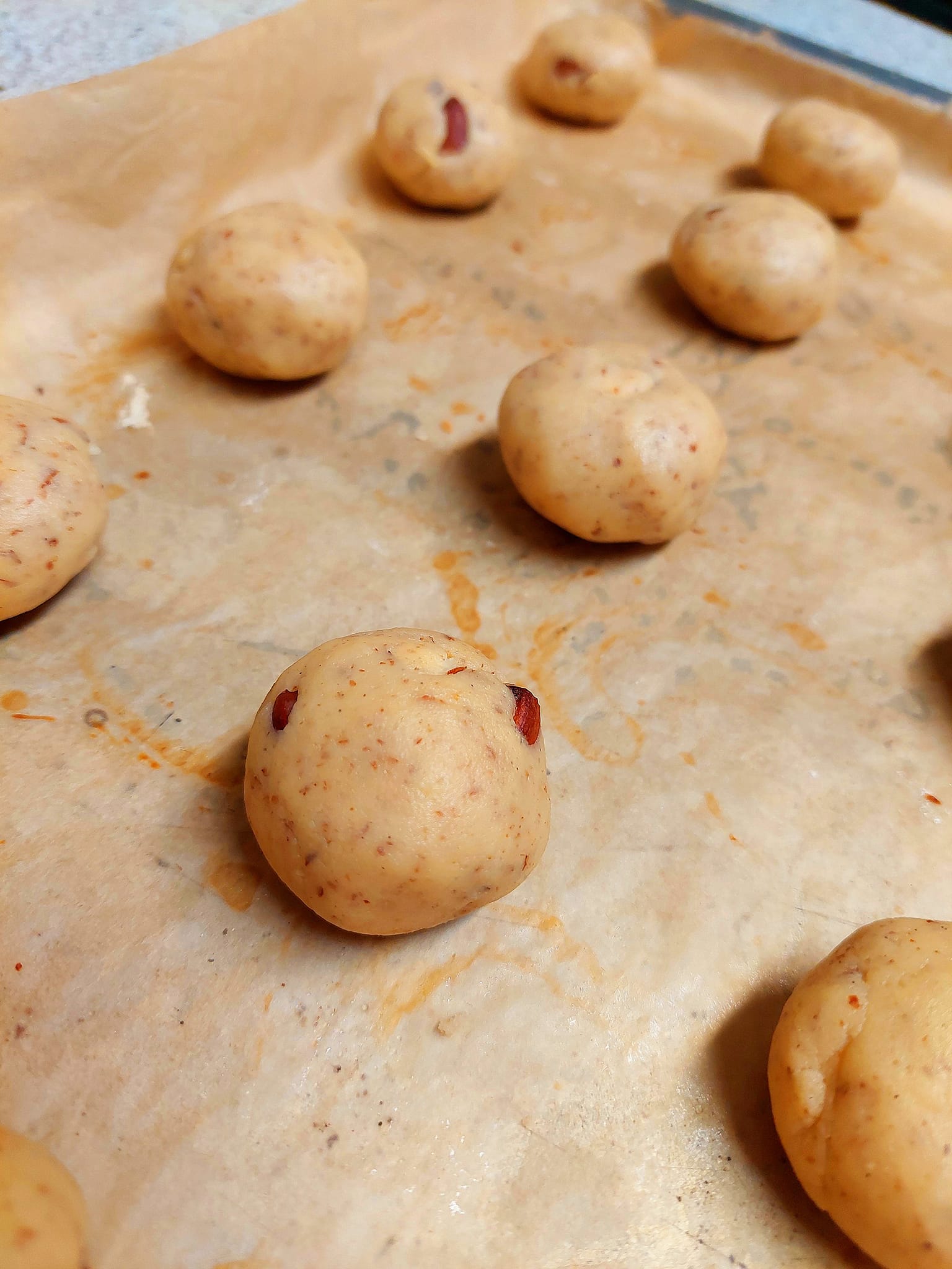 κουραμπιέδες-σε-λαδόκολλα-ωμοί- κουραμπιέδες-σε-λαδόκολλα-ωμοί-