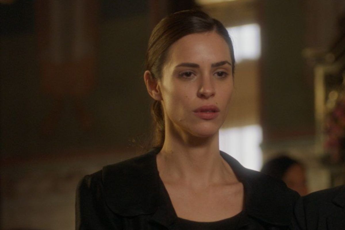 Porto Leone: Η Άντζελα μόλις μαθαίνει την πραγματική αλήθεια για τον φόνο του Στράτου μισεί τους  Καπετανάκους