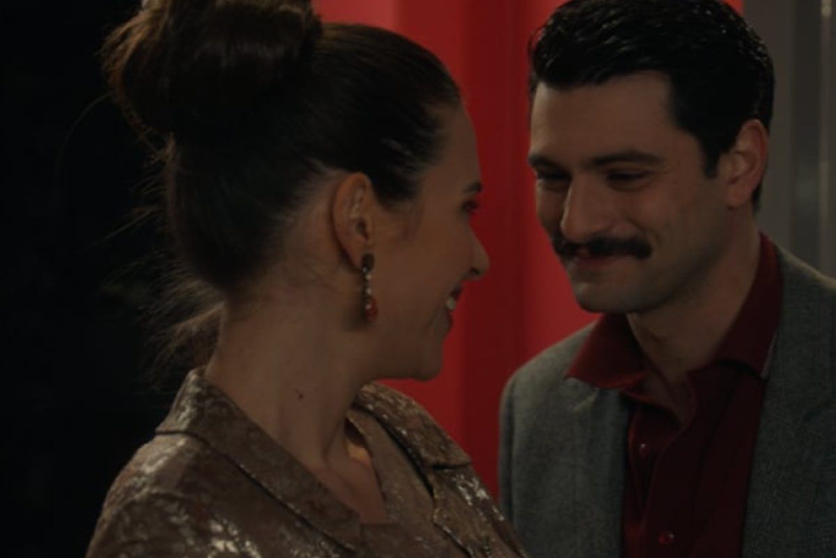 Porto Leone: O Ορέστης κάνει πλάτες σε Γρηγόρη και Αγγελική