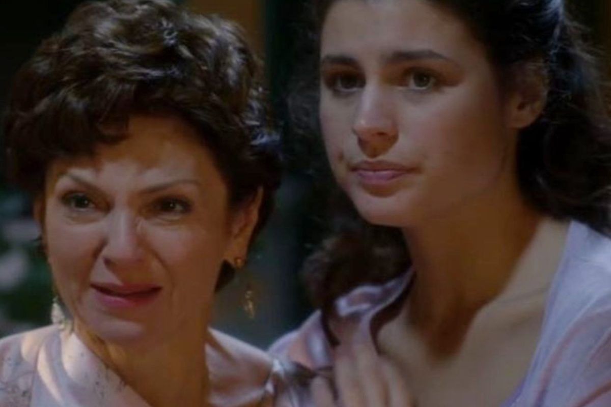 Αγιος Ερωτας : H Χλόη βλέπει την μητέρα της να καταρρέει μπροστά στα μάτια της