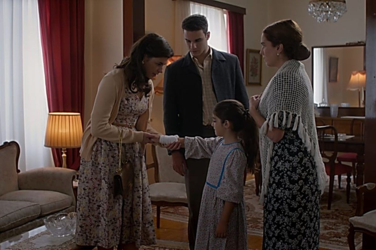 Άγιος Έρωτας: Η Φιλιώ δίνει την Ελευθερία πίσω στην Χλόη