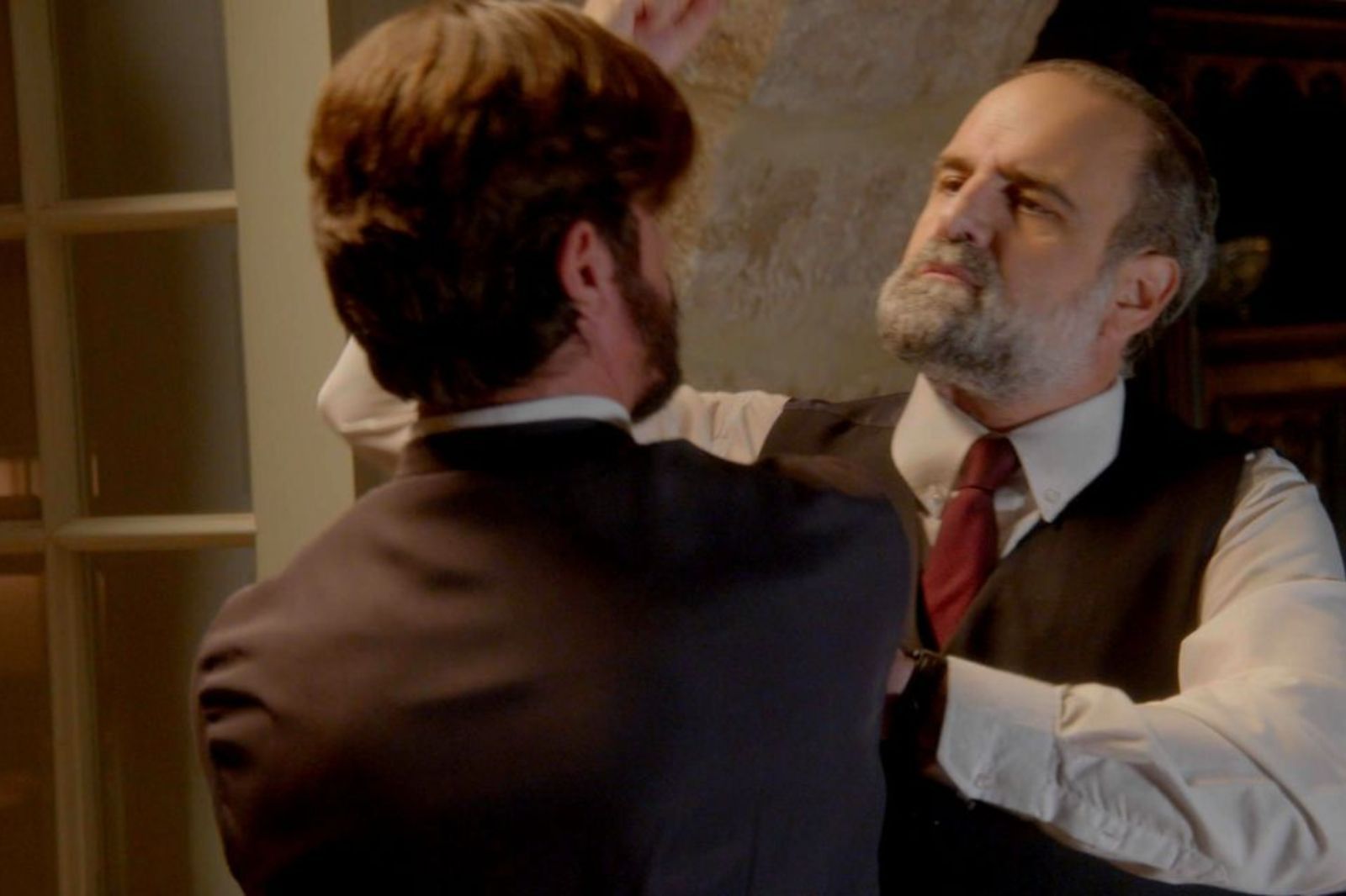 Άγιος Έρωτας : Ο Νικόλαος αποκαλύπτει την αλήθεια για την Χαρα στον Παύλο- Ηρθα να σε τελειώσω