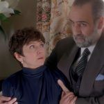 Άγιος Έρωτας: Η Θάλεια πετάει έξω τον Παύλο κι εκείνος την σαπίζει στο ξύλο