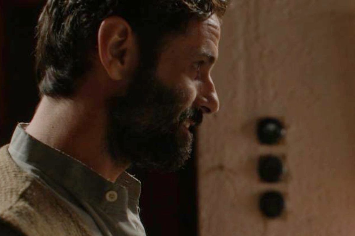 Άγιος Έρωτας: Το μεγάλο μυστικό που κρατά στα χέρια του ο Θόδωρος