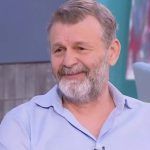 Άλλος άνθρωπος ο Απόστολος Γκλέτσος τραγουδάει στη σύντροφό του κι εκείνη του χορεύει (βίντεο)