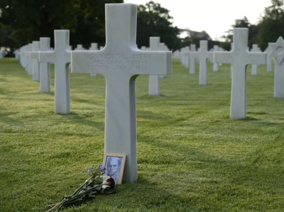 τάφος-με-σταυρό- τάφος-με-σταυρό-