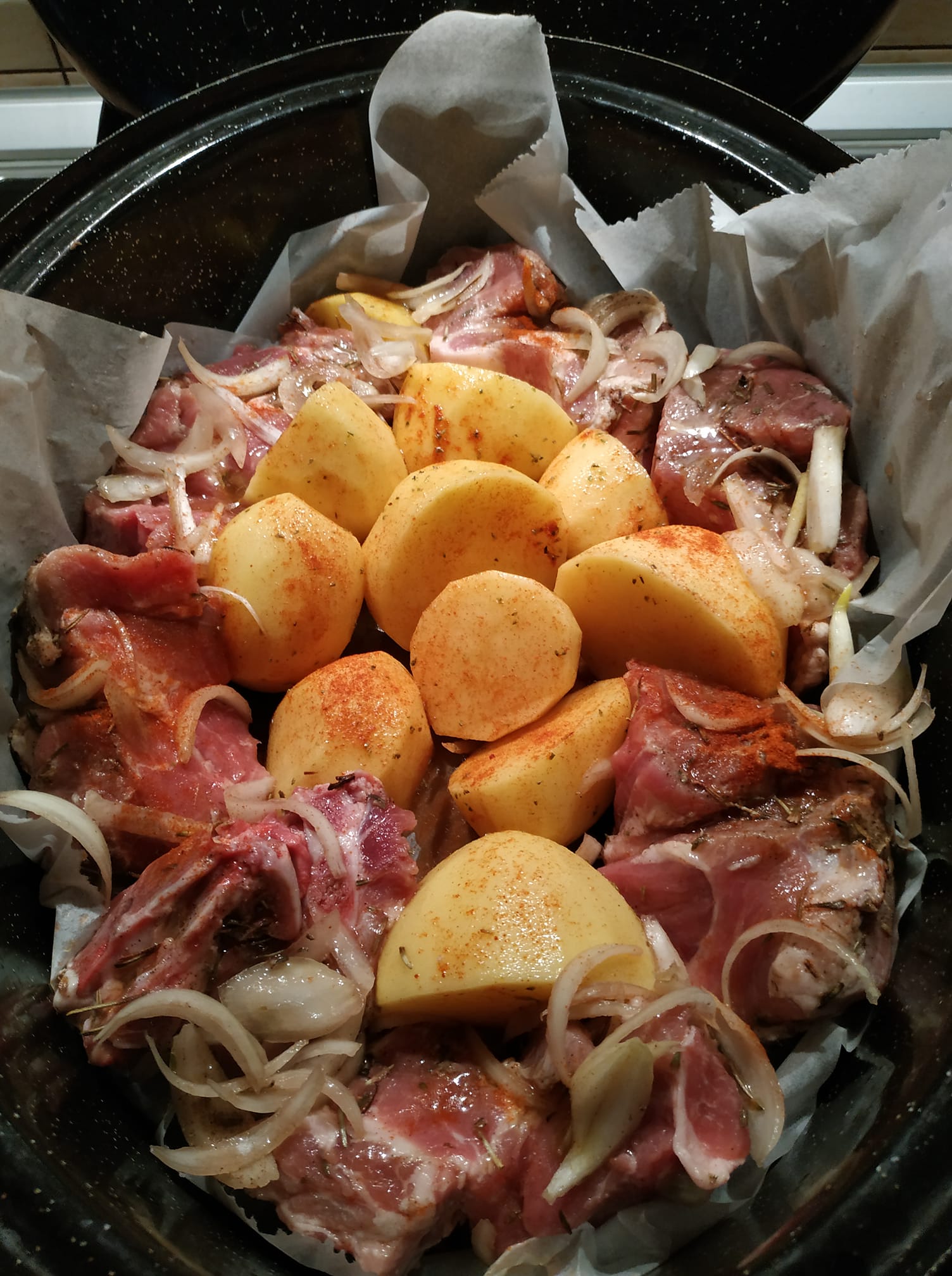 Χοιρινό-στη γάστρα-με μαρινάδα κρασιού-