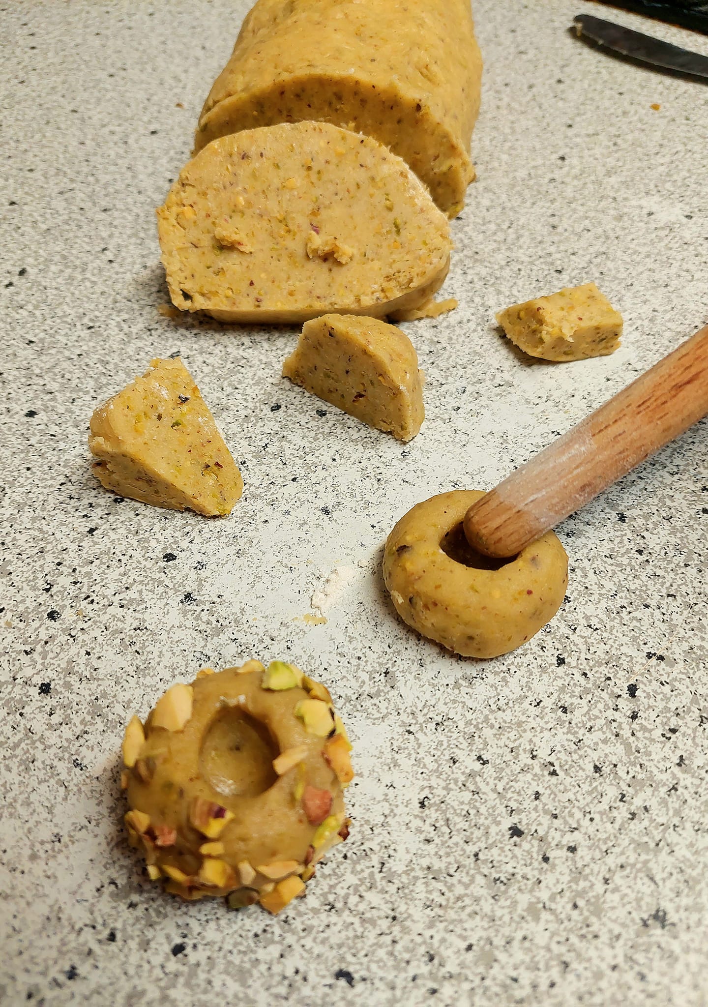 Χριστουγεννιάτικα-κουλουράκια-σαν φιστίκ- Χριστουγεννιάτικα-κουλουράκια-σαν φιστίκ-