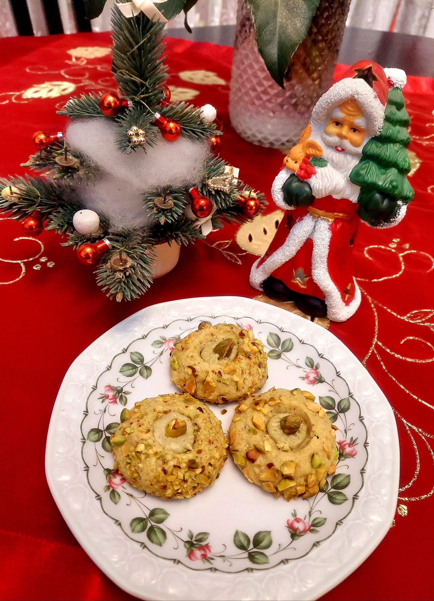 Χριστουγεννιάτικα-κουλουράκια-σαν φιστίκ- Χριστουγεννιάτικα-κουλουράκια-σαν φιστίκ-