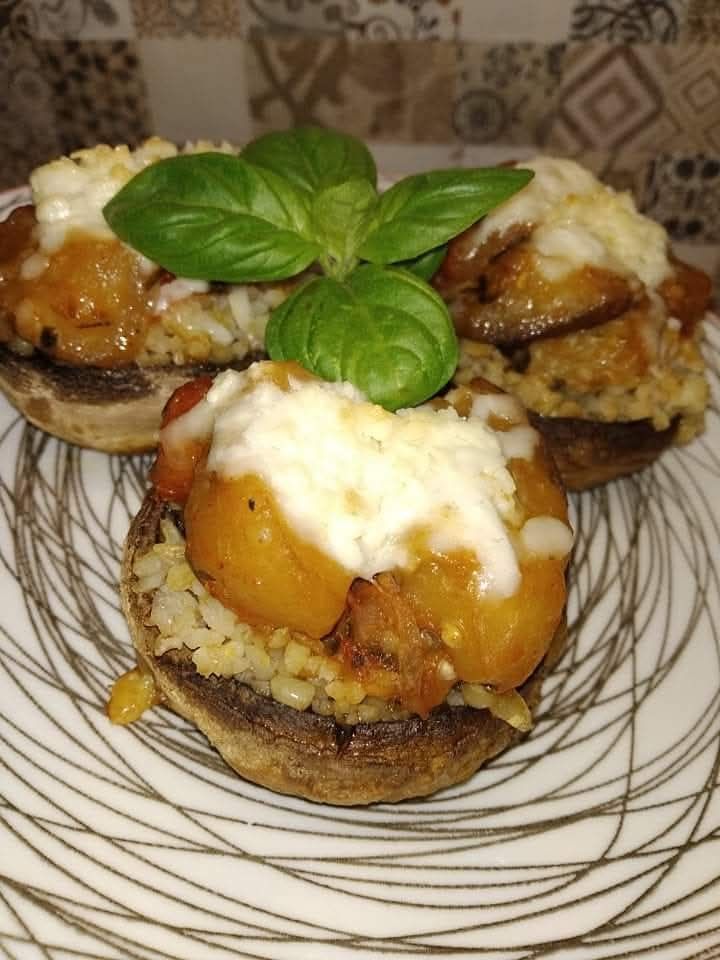 μανιτάρια-με-κεφαλοτύρι-