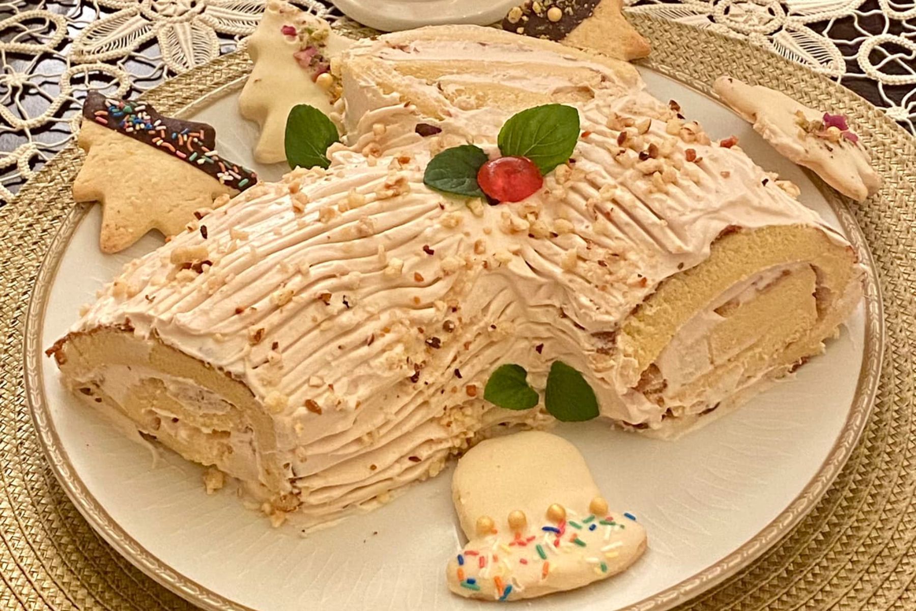 Χριστουγεννιάτικος-κορμός-Ελβετικό Ρολό- Χριστουγεννιάτικος-κορμός-Ελβετικό Ρολό-