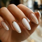 Χρυσό γαλλικό: Η πιο κομψή τάση για τις Γιορτές