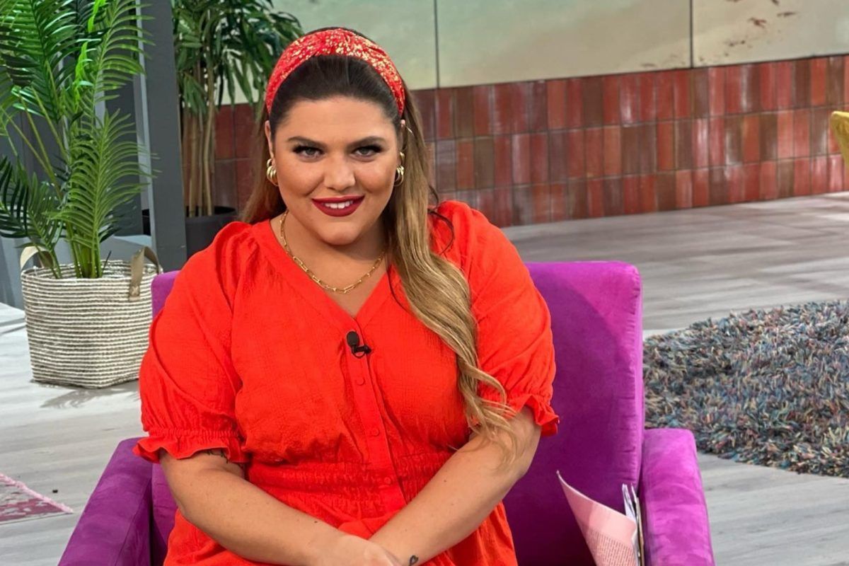 Η Δανάη Μπάρκα στόλισε το Χριστουγεννιάτικο δέντρο της και την κορυφή την έβαλε η αγάπη της ζωής της (Φωτογραφία)