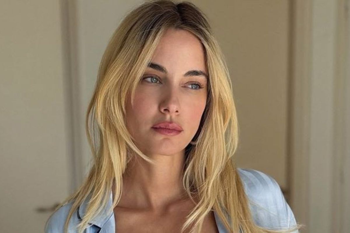 Δούκισσα Νομικού: Στόλισε το πιο πελώριο και πολύχρωμο Χριστουγεννιάτικο δέντρο που έχουμε δει