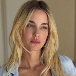 Δούκισσα Νομικού: Στόλισε το πιο πελώριο και πολύχρωμο Χριστουγεννιάτικο δέντρο που έχουμε δει