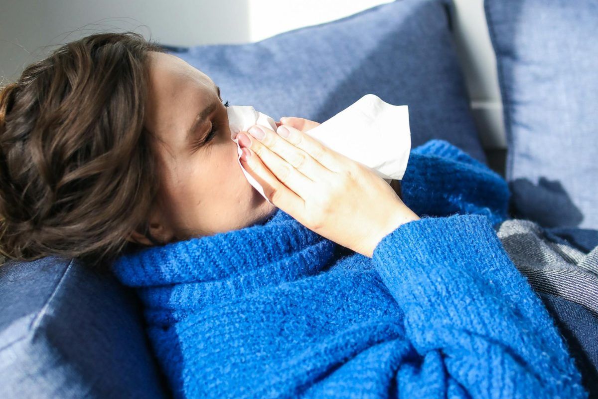 Δουλεύεις και είσαι άρρωστη; 5 τρόποι να την παλέψεις