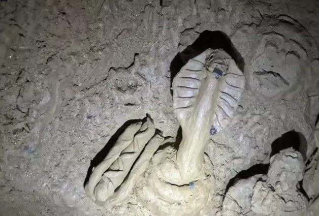 Δύο αδέρφια μπήκαν στη τρύπα της κόλασης κι όσα βρήκαν εκεί τους σόκαραν (βίντεο)