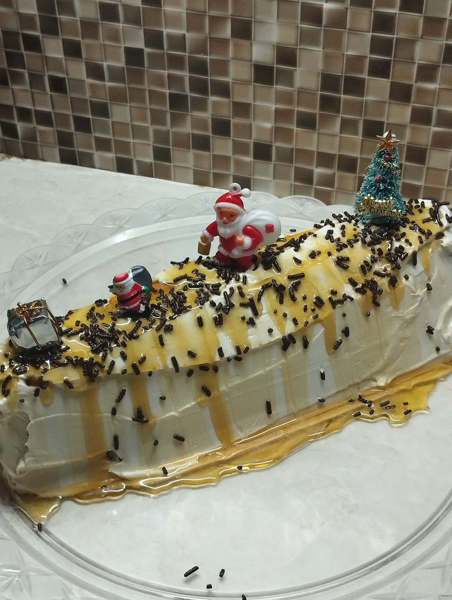 χριστουγεννιάτικος-κορμός-με-σαντιγί-και-τρούφα σοκολάτας- χριστουγεννιάτικος-κορμός-με-σαντιγί-και-τρούφα σοκολάτας-