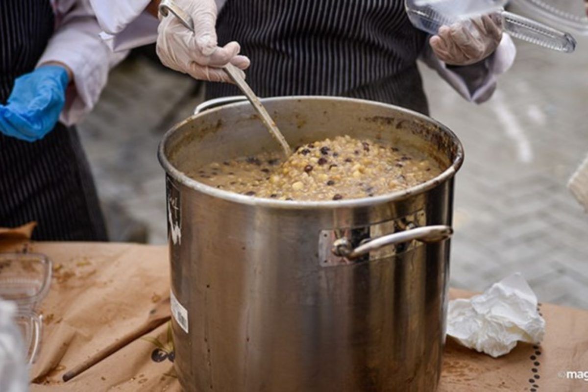 Εισόδια της Θεοτόκου: Τι τρώμε αυτή την ημέρα και τι συμβολίζει το έθιμο με τα σπόρια
