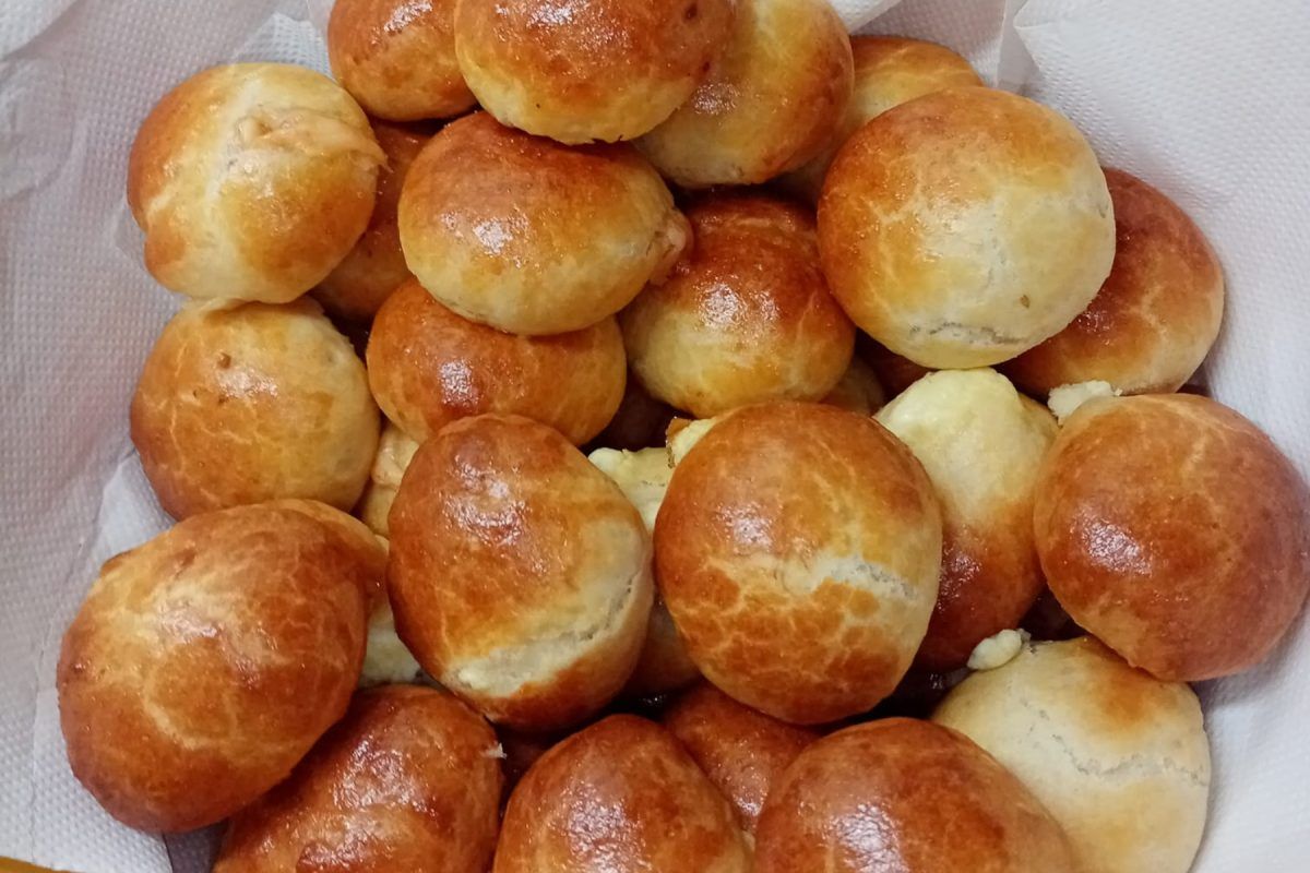 Φουσκωτά ψωμάκια για κολατσιό με δύο ιδέες για γέμιση