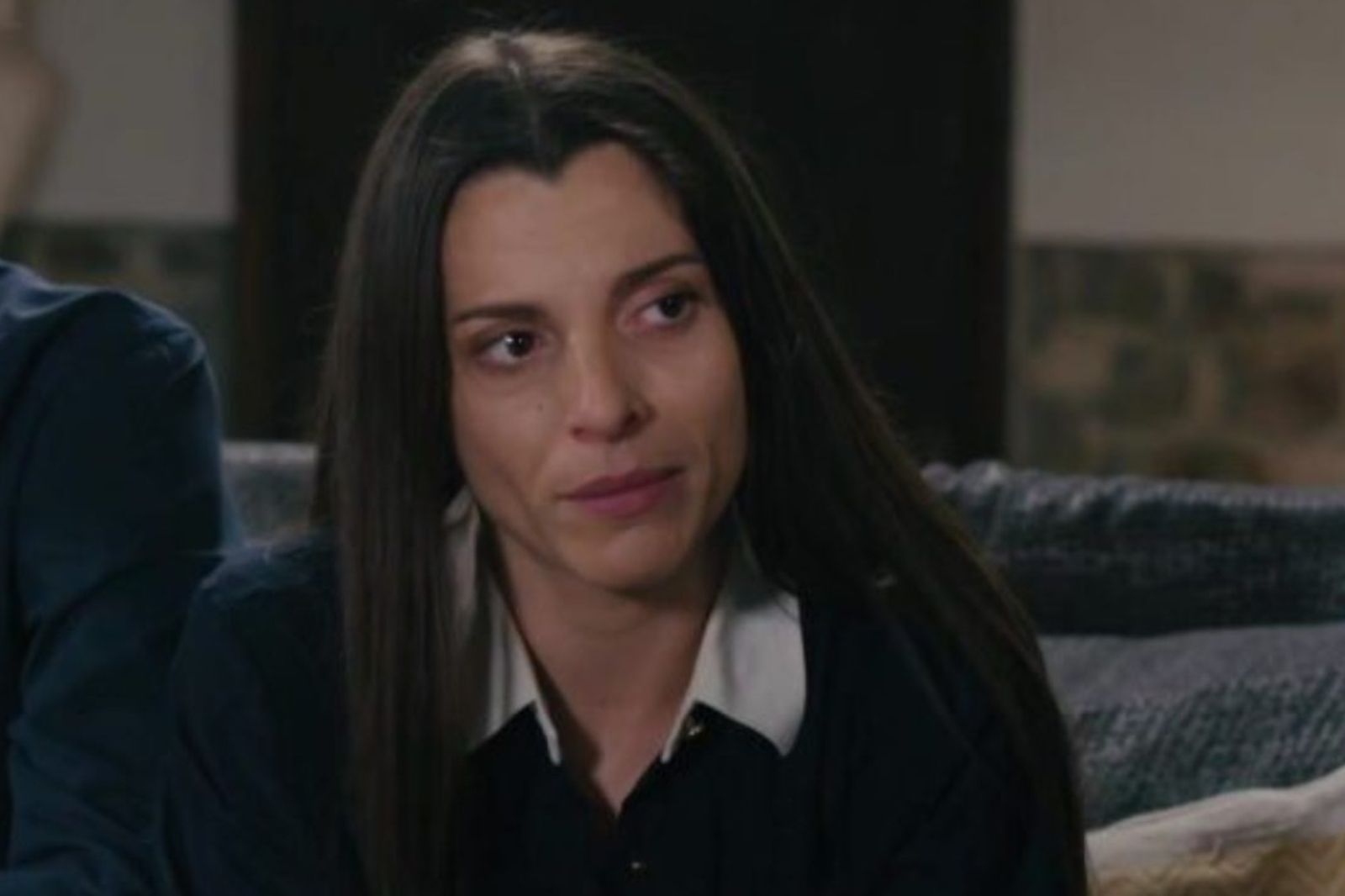 Η Γη της Ελιάς-Ισμήνη Η Γη της Ελιάς-Ισμήνη