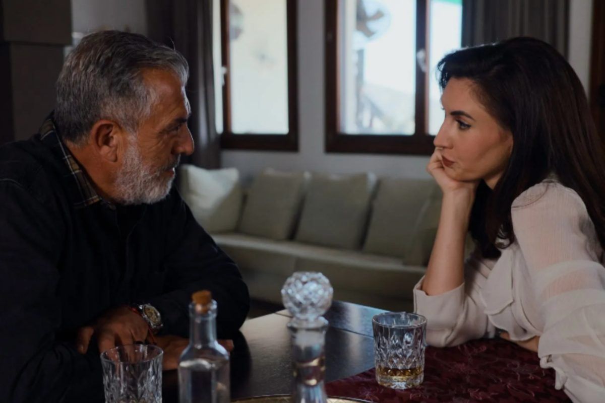 Η Γη της Ελιάς: Αμαλία και Δημοσθένης σε αντίπαλα στρατόπεδα