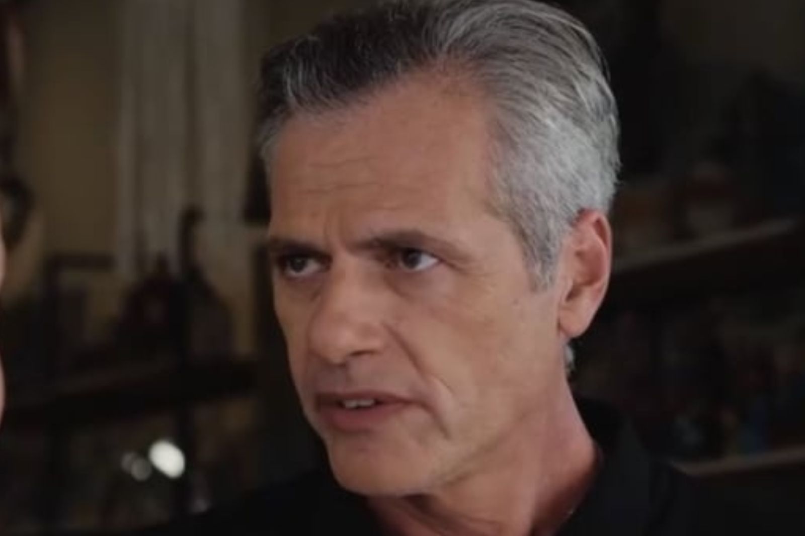 Η Γη της Ελιάς-Αντώνης Η Γη της Ελιάς-Αντώνης