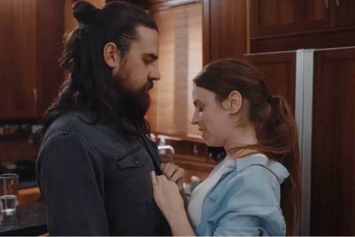 Η Γη της Ελιάς: Η Δάφνη παίρνει το μωρό και εγκαταλείπει τον Παυλή