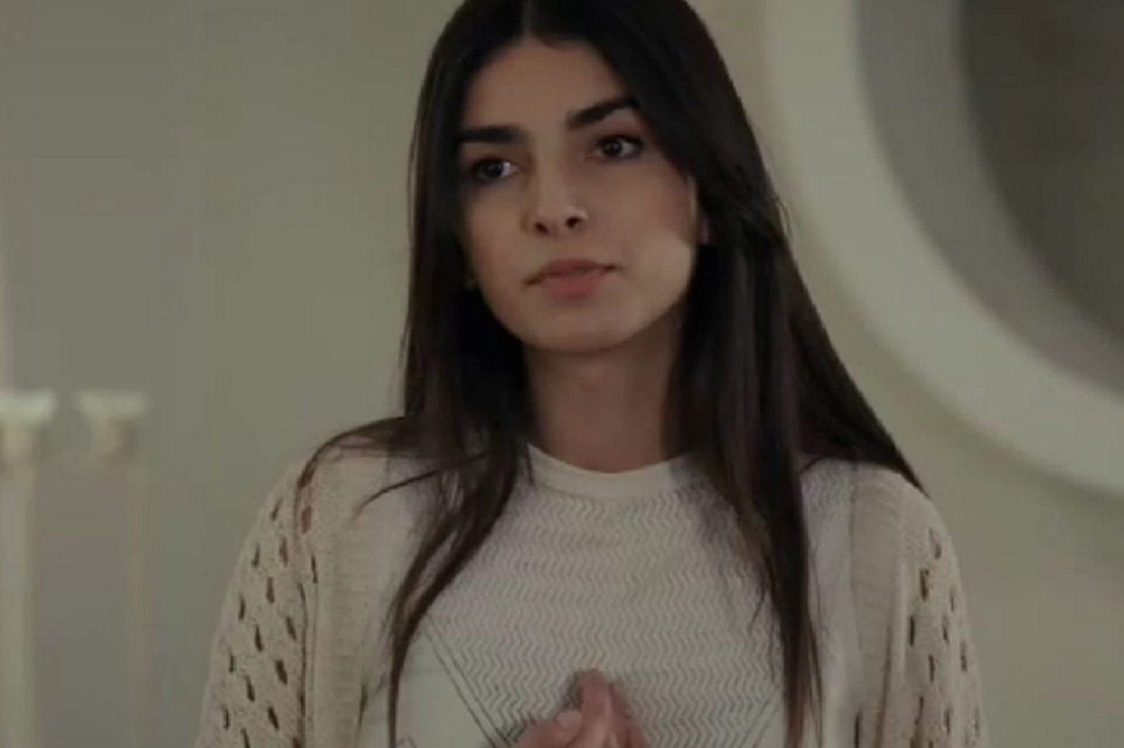 Η Γη της Ελιάς επόμενα επεισόδια Γ Κύκλος: 50, 51, 52, 53, 54, 55