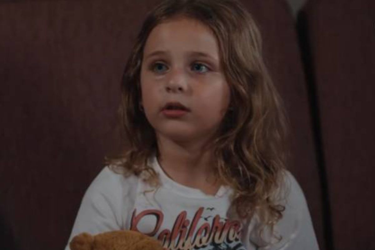 Η Γη της Ελιάς: Η Μαλένα ουρλιάζει για την νεκρή μάνα της