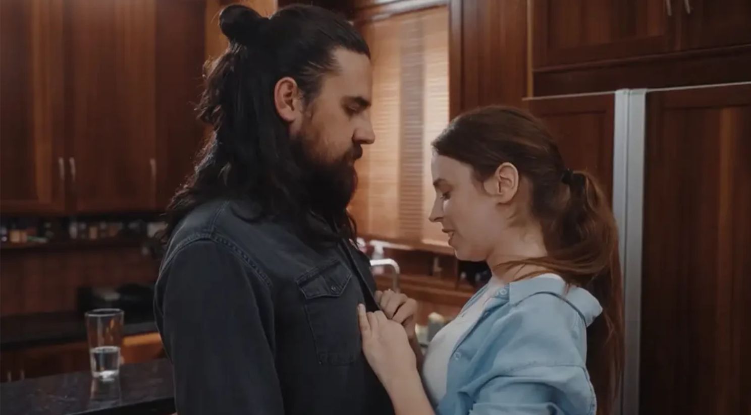 Η Γη της Ελιάς-Παυλής-Δάφνη Η Γη της Ελιάς-Παυλής-Δάφνη