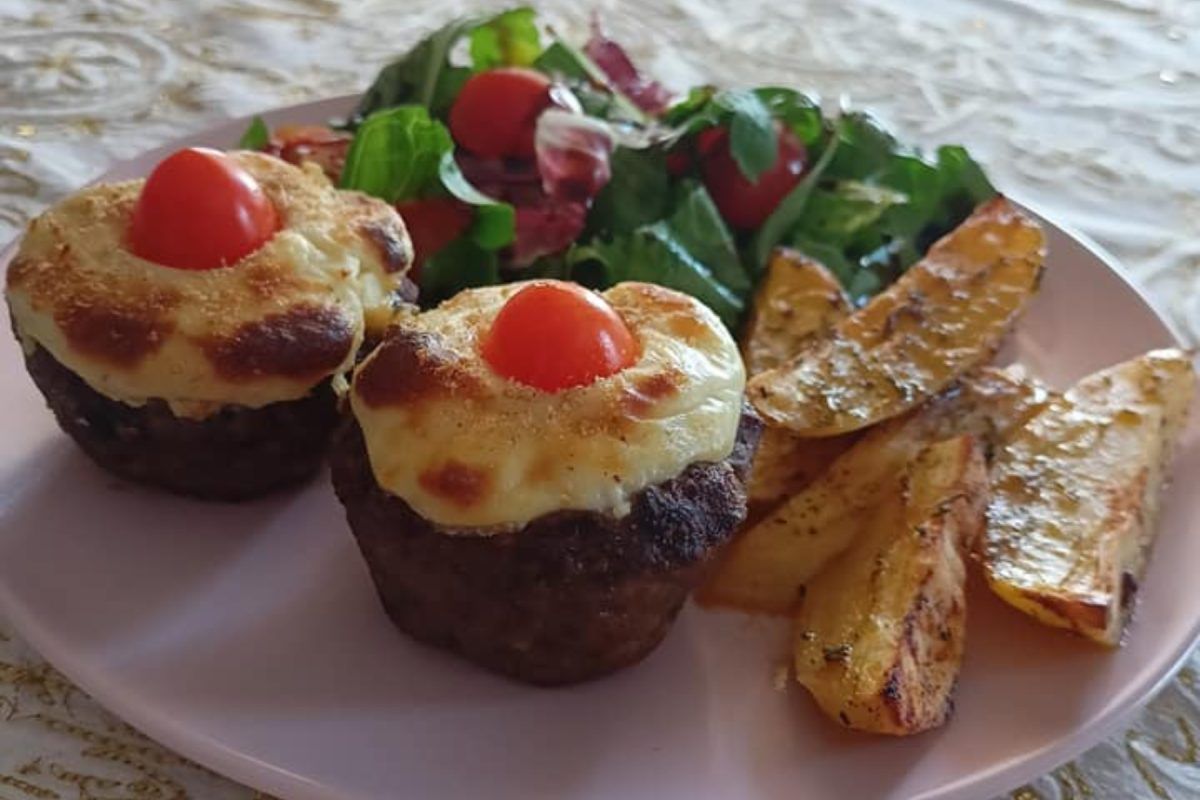 μπιφτέκια-muffins-με-τυριά-και-πατάτες-