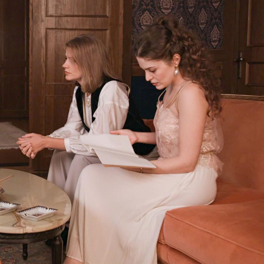 Grand Hotel-Φρίντα-Αλίκη