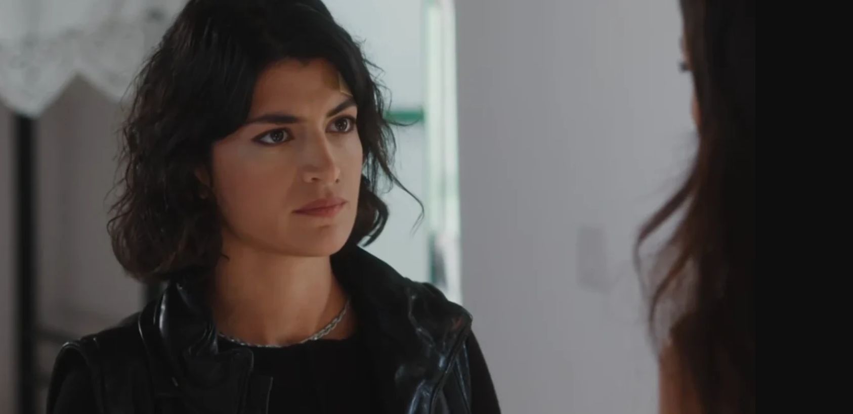 Η Γη της Ελιάς-Χριστιάννα Η Γη της Ελιάς-Χριστιάννα