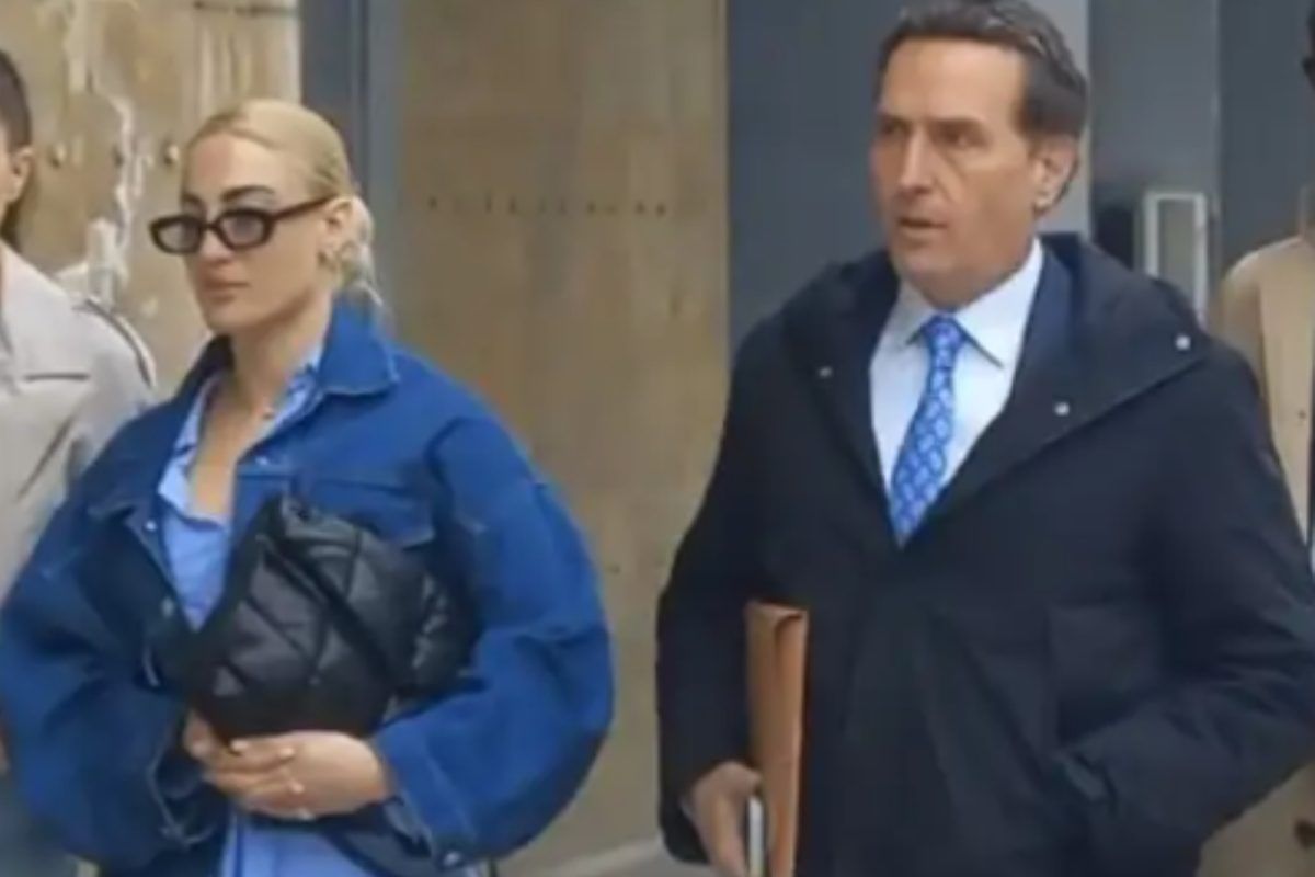 Ιωάννα Τούνη: Ο Μιχάλης Δημητρακόπουλος τονίζει ρητά «Η δίκη για το revenge porn θα γίνει κεκλυσμένων των θυρών»