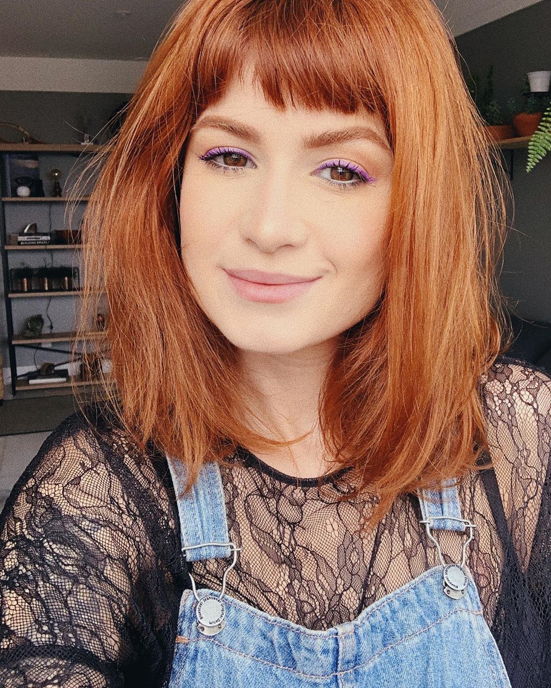 πυρόξανθα-μαλλιά-με-κοντές-αφέλειες- πυρόξανθα-μαλλιά-με-κοντές-αφέλειες-