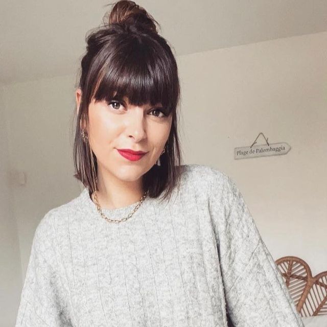 καρέ-μαλλιά-με-κότσο-