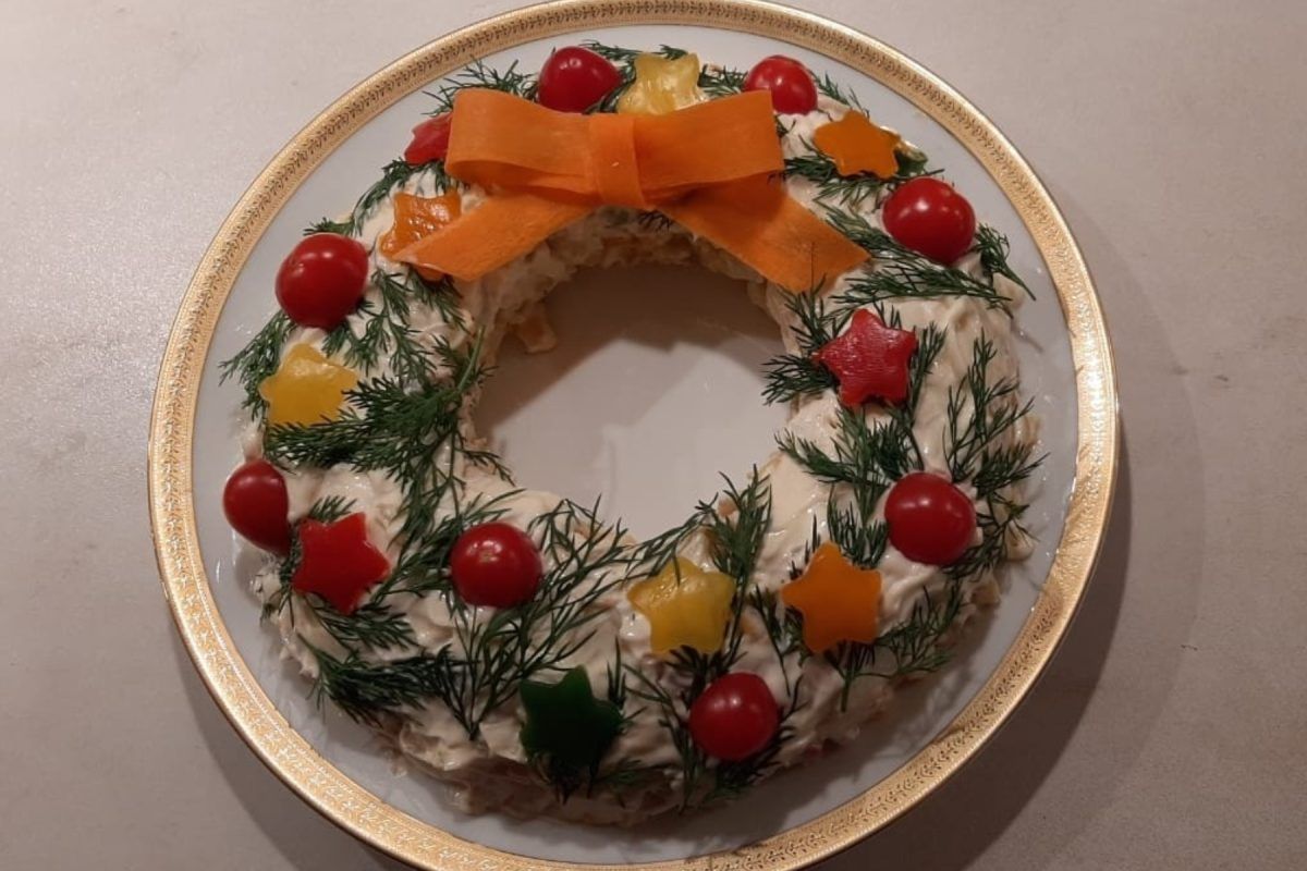 Κοτοσαλάτα γιορτινό στεφάνι