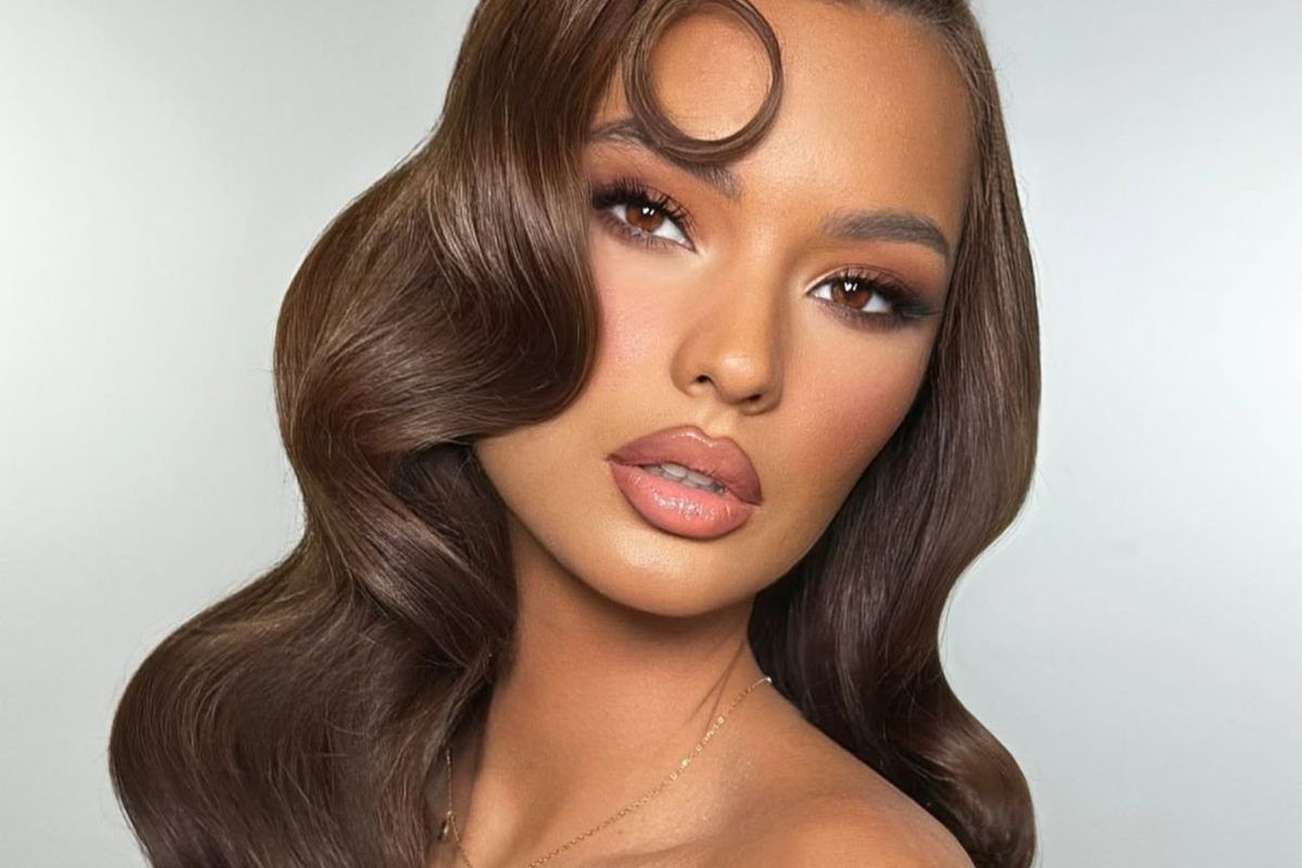 Κυματιστά μαλλιά: Εύκολα χτενίσματα για λαμπερές γιορτινές εμφανίσεις & τρόποι να τα φτιάξεις μόνη σου