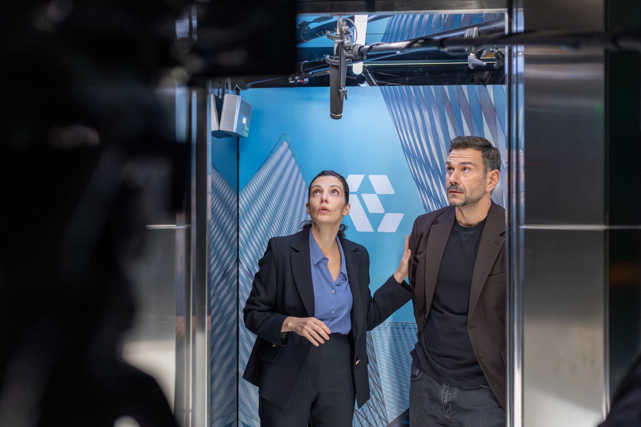 Μία νύχτα Μόνο-Αρετή-Σταύρος Μία νύχτα Μόνο-Αρετή-Σταύρος