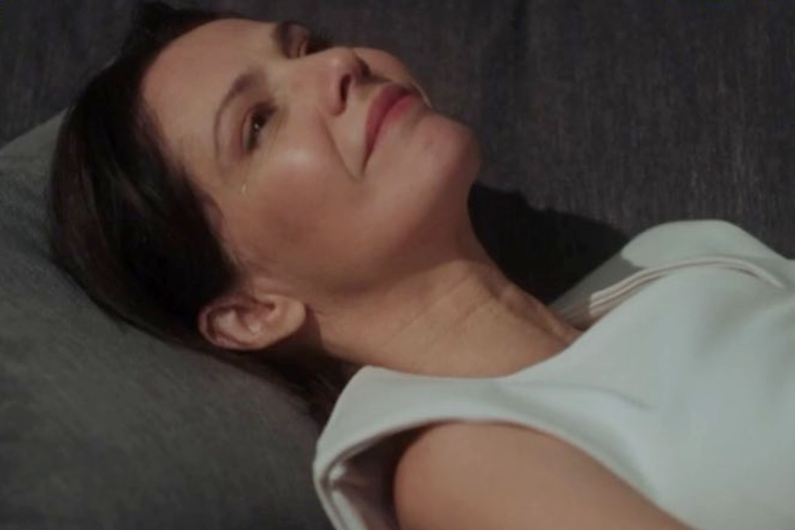 Μία Νύχτα Μόνο: Η παρουσία του Οδυσσέα λειτουργεί σαν φως μέσα στο σκοτάδι που την τυλίγει